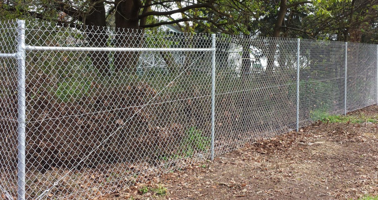 Should You Worry About Rust On Your Chainwire Fencing?